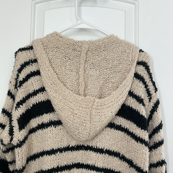 Long Sleeve Cardigan - Picture 3 of 4